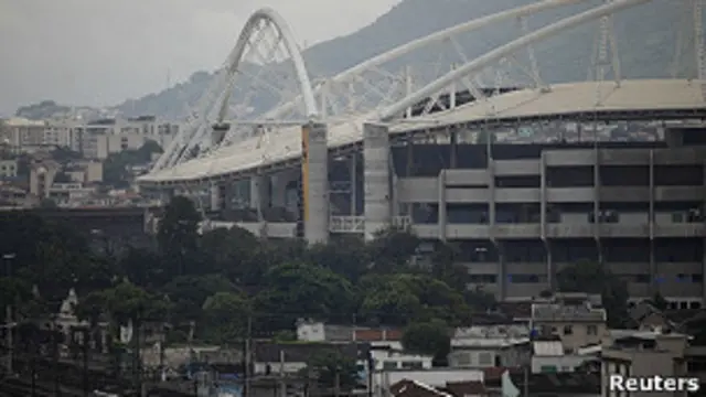 برازیل کے شہر ریو ڈی جنیرو کا فٹبال سٹیڈیم تکمیل کے آخری مراحل میں