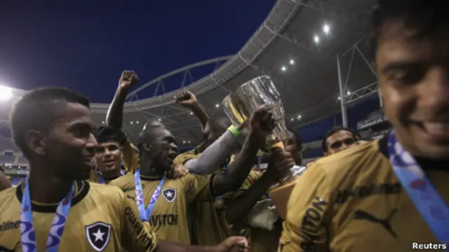 ورزشگاه ژائو هاولانژ ورزشگاه خانگی تیم فوتبال بوتافوگو بود