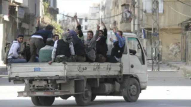 مقاتلون من الجيش السوري الحر