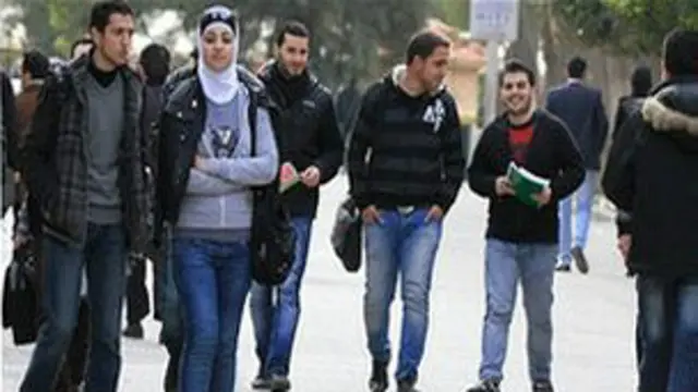 اسی یونیورسٹی کے شعبۂ قانون کے قریب بھی کچھ گولے سوموار کو گرے تھے۔