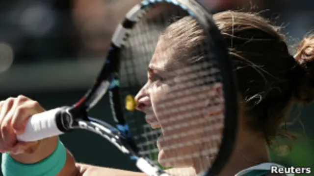 تلتقي شارابوفا في نصف النهائي الصربية يلينا يانكوفيتش.