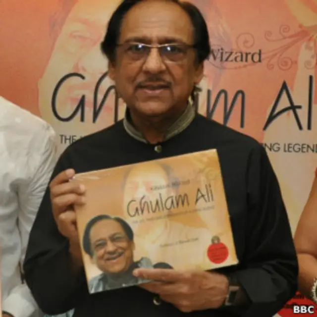 अपनी जीवनी रिलीज़ के वक़्त ग़ज़ल गायक ग़ुलाम अली