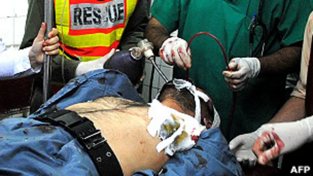 بين القتلى أربعة من قوات الأمن