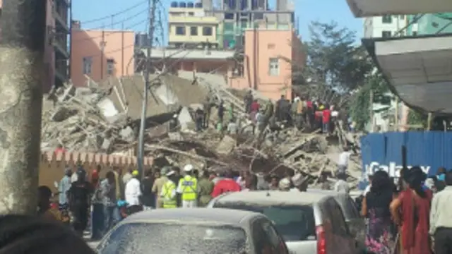 Inaarifiwa takriban watu zaidi ya kumi wamefarriki na wengine bado wamenaswa kwa vifusi