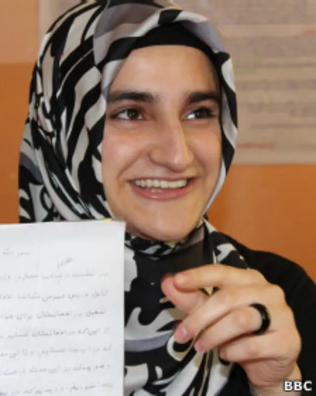 فاطمه میگوید که همیشه از خودش می پرسد که چرا زودتر به افغانستان نیامده است.