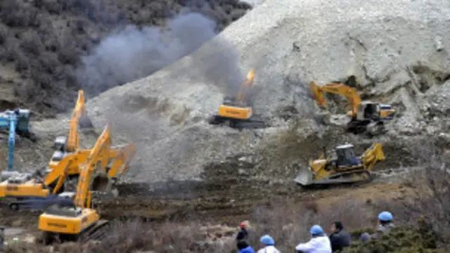 د دغې سیمې په کانونو کې سره زر، سپین زر او نور کانونه موندل کېږي.