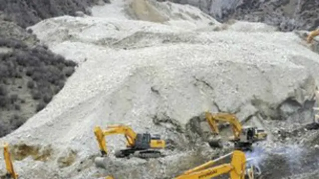 तिब्बत में हुए भूस्खलन में 83 ख़ान मज़दूर दब गए हैं