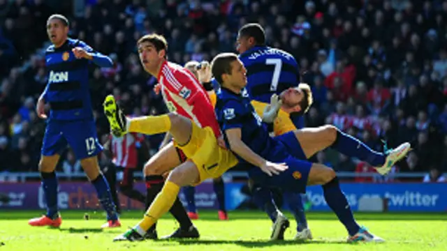 رفع مانشستر يونايتد رصيده إلى 77 نقطة. 