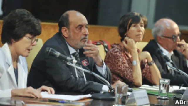 Integrantes da Comissão da Verdade em encontro com os comitês estaduais da sociedade civil (Foto: Elza Fiúza/ABr)