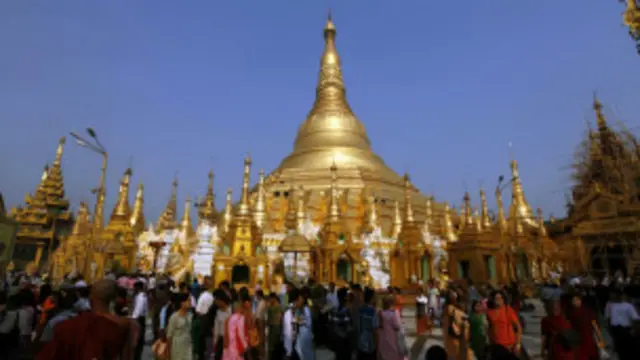 ဗုဒ္ဓဘာသာဝင်တွေ အထွတ်အမြတ်ထားရာ ရွှေတိဂုံ စေတီတော်ကြီး