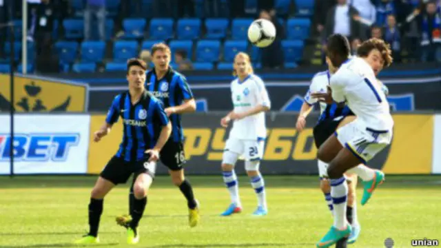 "Динамо" грає з "Металургом"