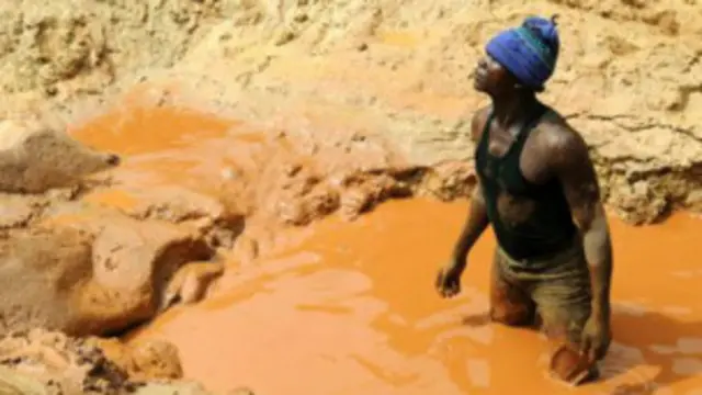 दुनिया भर में कितना सोना है.