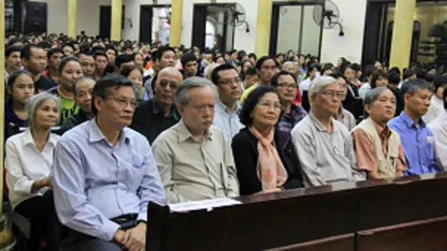 Buổi lễ cầu nguyện cho gia đình ông Vươn