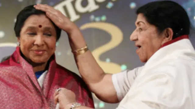 आशा भोसले, लता मंगेश्कर