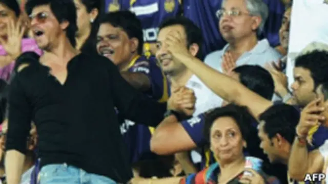 भारतीय जनता पार्टी ने मांग की है कि भयानक सूखे के मद्देनज़र महाराष्ट्र में होने वाले आईपीएल मैचों को रद्द किया जाय.