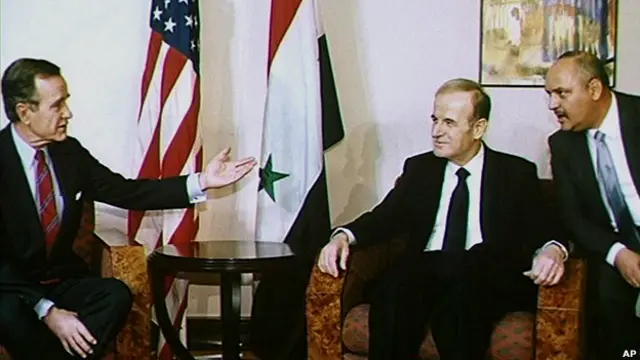 حافظ اسد و جورج بوش پدر، روسای جمهور اسبق سوریه و ایالات متحده