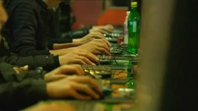 Chơi game trực tuyến