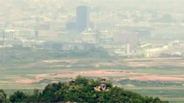 Північна Корея відкликала працівників з зони Кесон