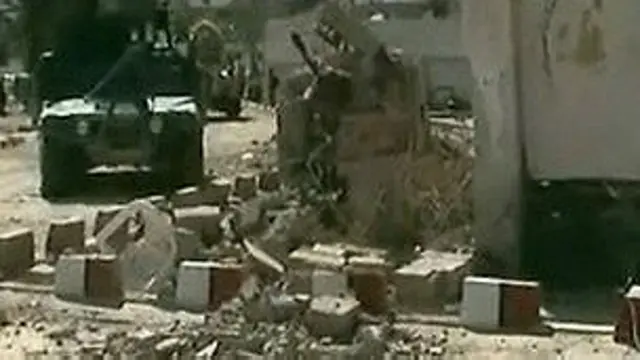 مقامات افغان گفتند که ۳۴ غیرنظامی، ۱۰ عضو نیروهای امنیتی و ۹ جنگجو در این درگیری کشته شدند.