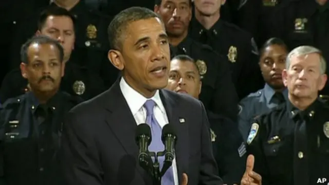 باراک اوباما در دانشکده پلیس دنور کلورادو رو برای محدود کردن مالکیت اسلحه ستود.