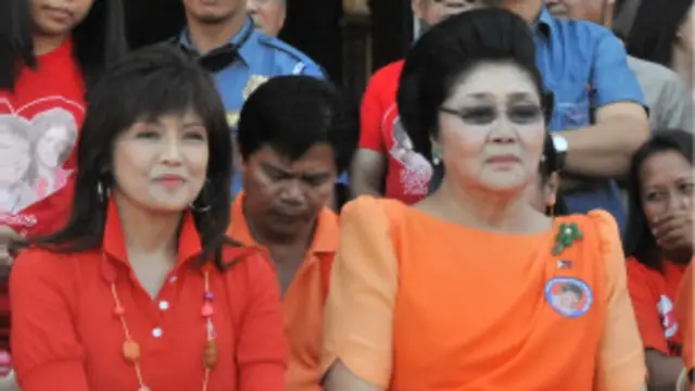 Bà Imelda Marcos và con gái Maria Marcos Manotoc, năm 2006