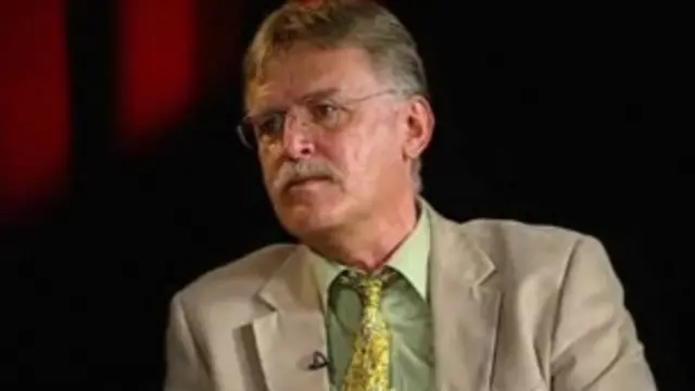 یکی از همکاران دائمی «دایرة‌المعارف» قصه، اولريش مارتسولف آلمانی است 