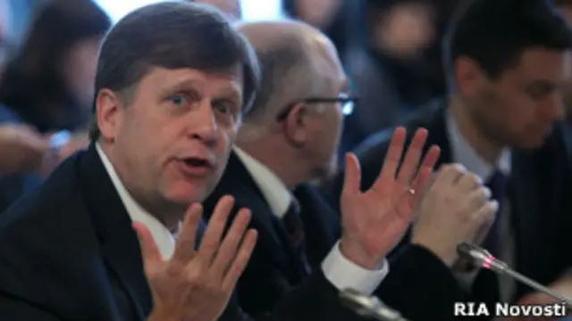 Майкл Макфол на заседании Общественной палаты по НКО