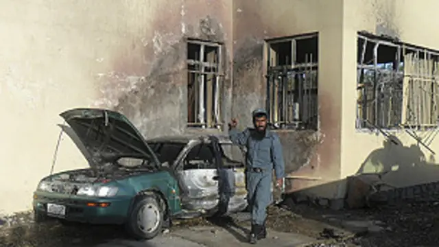 ولسمشر حامد کرزي په فراه کې د ځانمرگو له خوا د گڼې وژنې د پلټنې لپاره يو جگپوړى پلاوى گومارلى دى. 