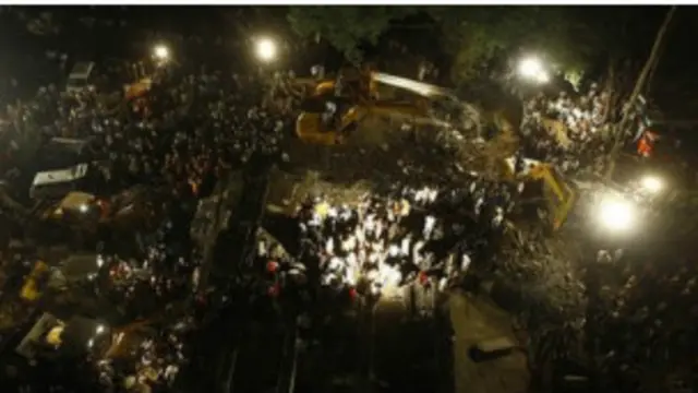 Обрушение здания в Индии