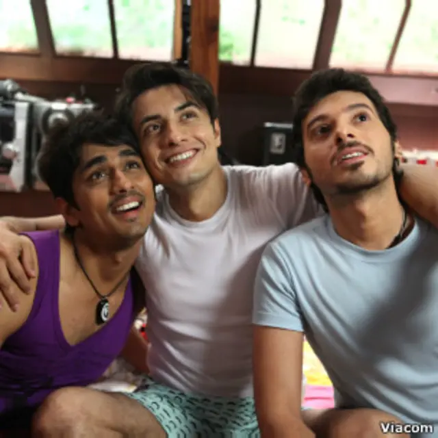 फिल्म का पहला हिस्सा मनोरंजक है.