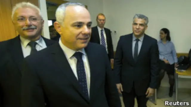 آقای اشتاینیتس از دوستان نزدیک بنیامین نتانیاهو است و پیش از این وزیر بازرگانی و اطلاعات اسرائیل بوده است