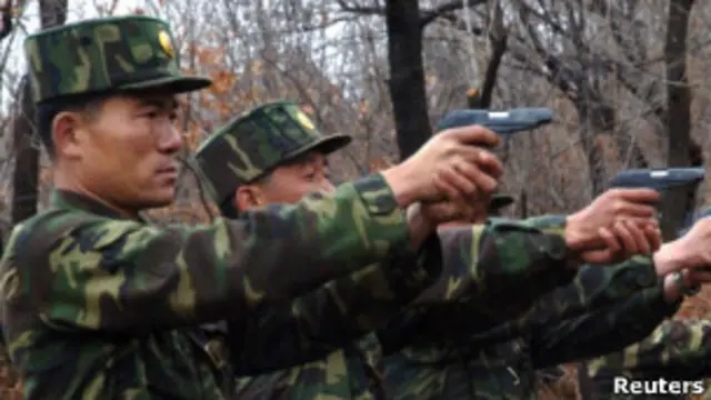 Солдаты северокорейской армии на стрельбище