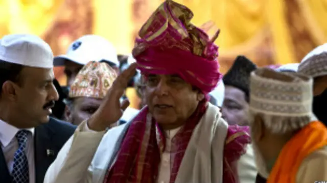 ښاغلي اشرف د پنجاب له ګوجر سیمې څخه ځان کاندید کړی و.