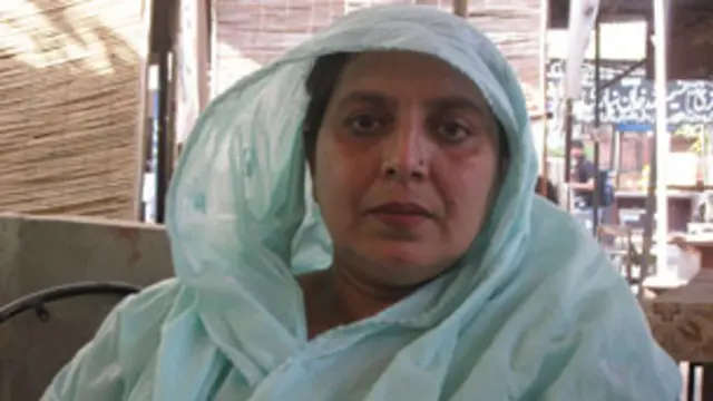 سائرہ زبیر معروف پہلوان زبیر عرف جھارا کی بیوہ اور گوگا پہلوان کی بیٹی ہیں۔