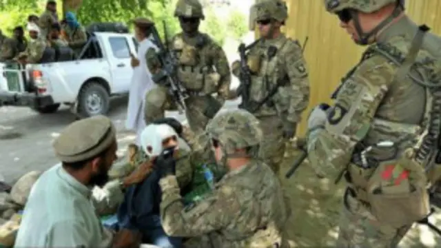 حامد کرزي د ولسي وګړو هر راز په نښه کول غندلي دي.