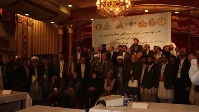 علمای دینی در نشستی در کابل، از قطعنامه اجلاس استانبول حمایت کردند و گفتند که عملیات انتحاری توجیهی ندارد.