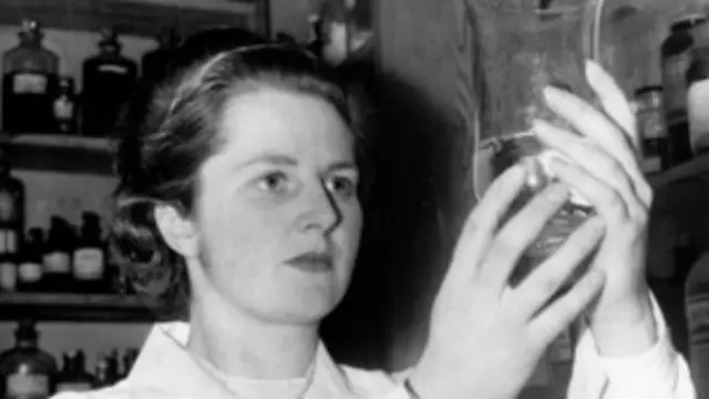 درست ثاتشر الكمياء في جامعة اوكسفورد