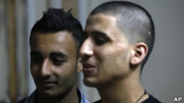 Jovem em Gaza diz ter sido forçado a cortar o cabelo (AP)