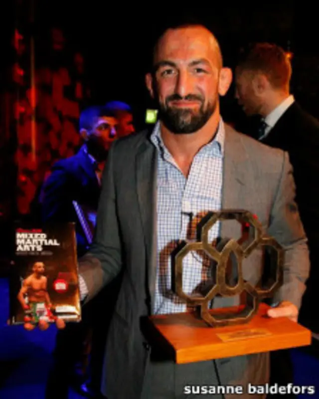 رضا مددی پس از پیروزی مقابل مایکل جانسون آمریکایی