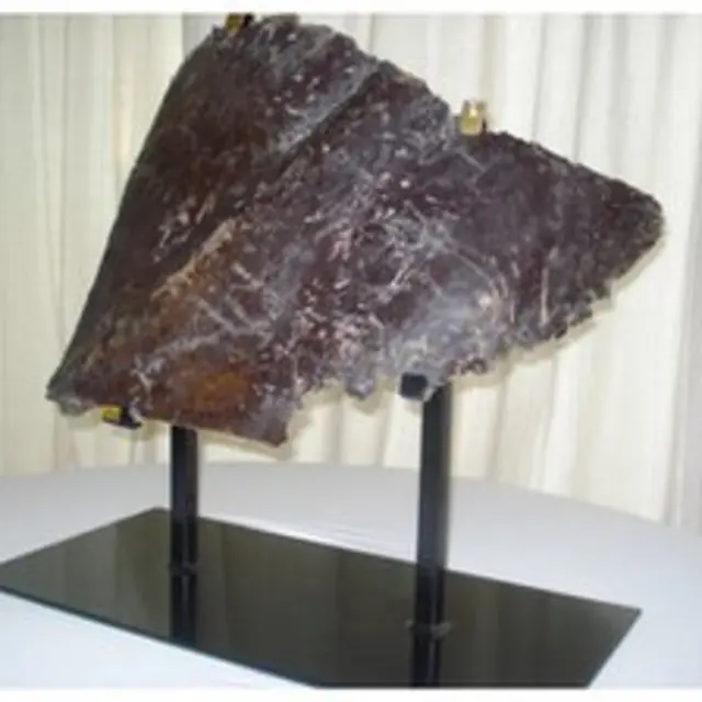 حول إيلي الجزء المقتطع من التمثال الى قطعة فنية