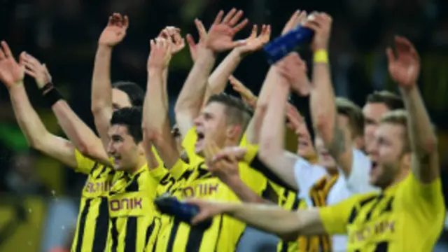 میچ کے آخری منٹ میں ڈورٹمنڈ کے کھلاڑیوں نے یکے بعد دیگرے دو گول کر کے فتح حاصل کی