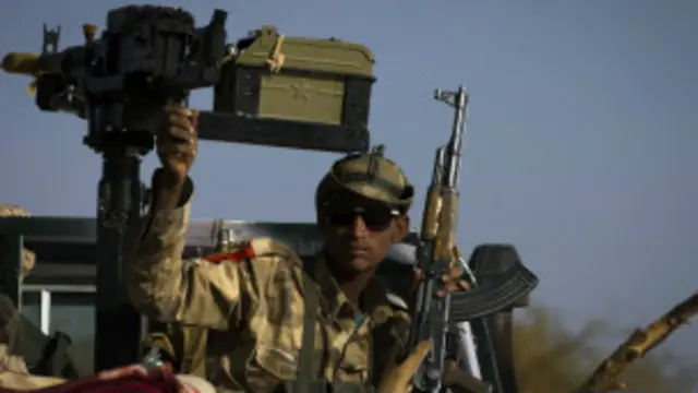 تهدف باريس لإتمام سحب ثلاثة الاف جندي هذا العام واحلال قوات مالية ودولية محل قواتها