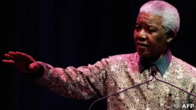 Nelson Mandela durante congresso do CNA em 1994 (foto: AP)