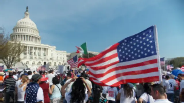 Manifestación de inmigrantes frente al Capitolio