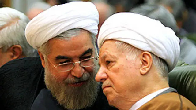 حسن روحانی از چهرههای نزدیک به اکبر هاشمی رفسنجانی است