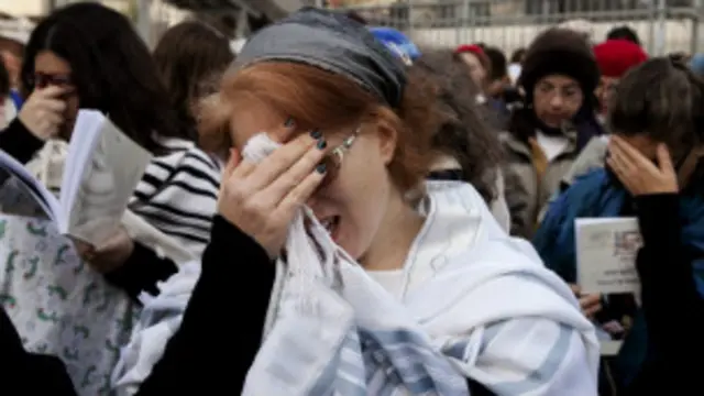 duvarın kadınları adlı grubun eyleminden bir kare