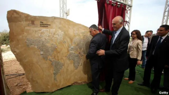 Batu pertama museum Palestina