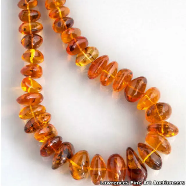 عقد من العنبر