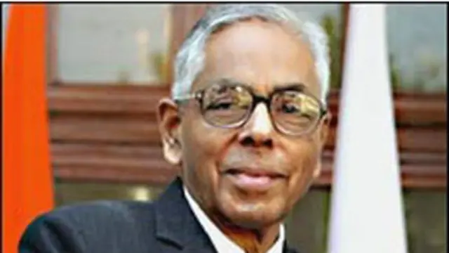 दिल्ली में ममता बनर्जी के साथ एसएफ़आई कार्यकर्ताओं के धक्का-मुक्की के बाद बंगाल में टीएमसी कार्यकर्ताओं ने हिंसक प्रदर्शन किए