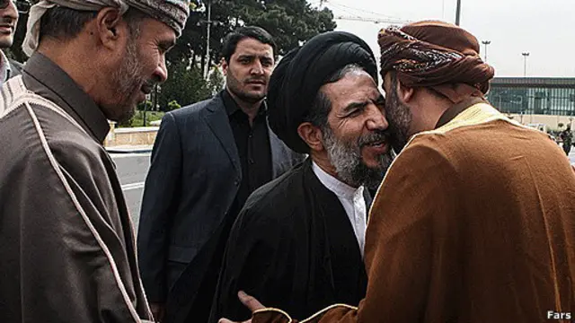 ابوترابی فرد از رئیس مجلس عمان در فرودگاه استقبال کرد